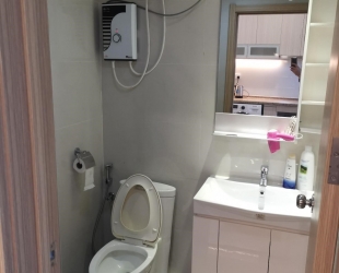 Studio with 1 toilet